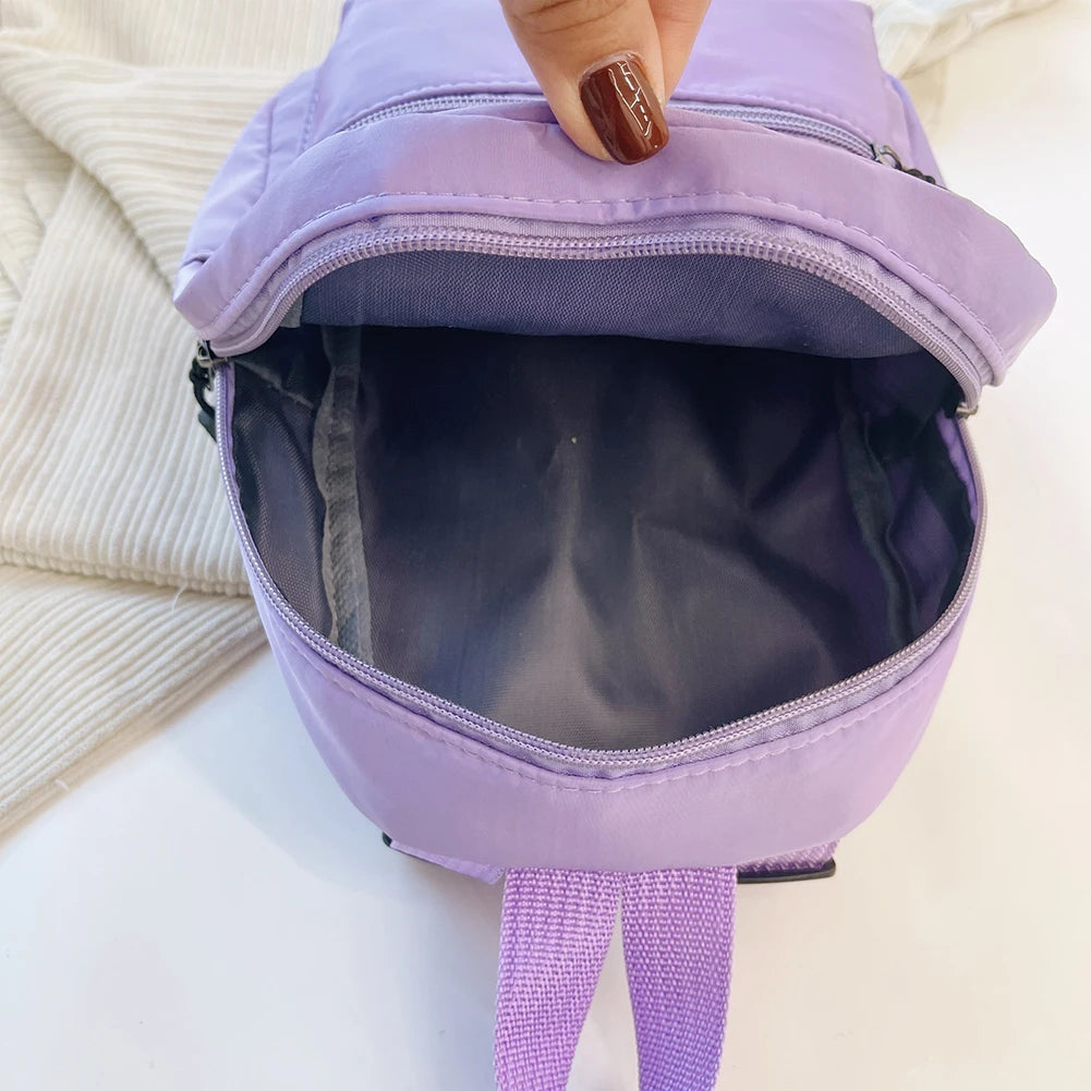 🎒 Mochila Mini para Mujer de Nylon en Colores Sólidos 💜✨