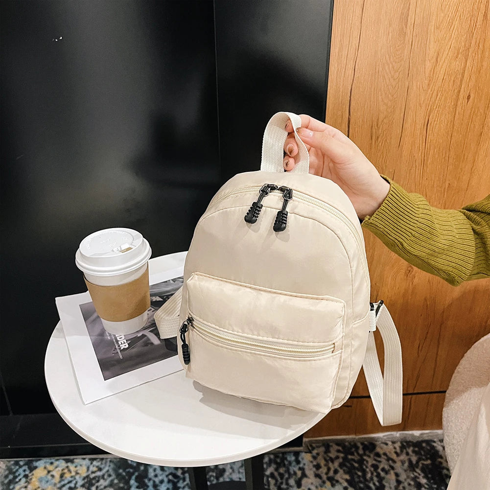 🎒 Mochila Mini para Mujer de Nylon en Colores Sólidos 💜✨