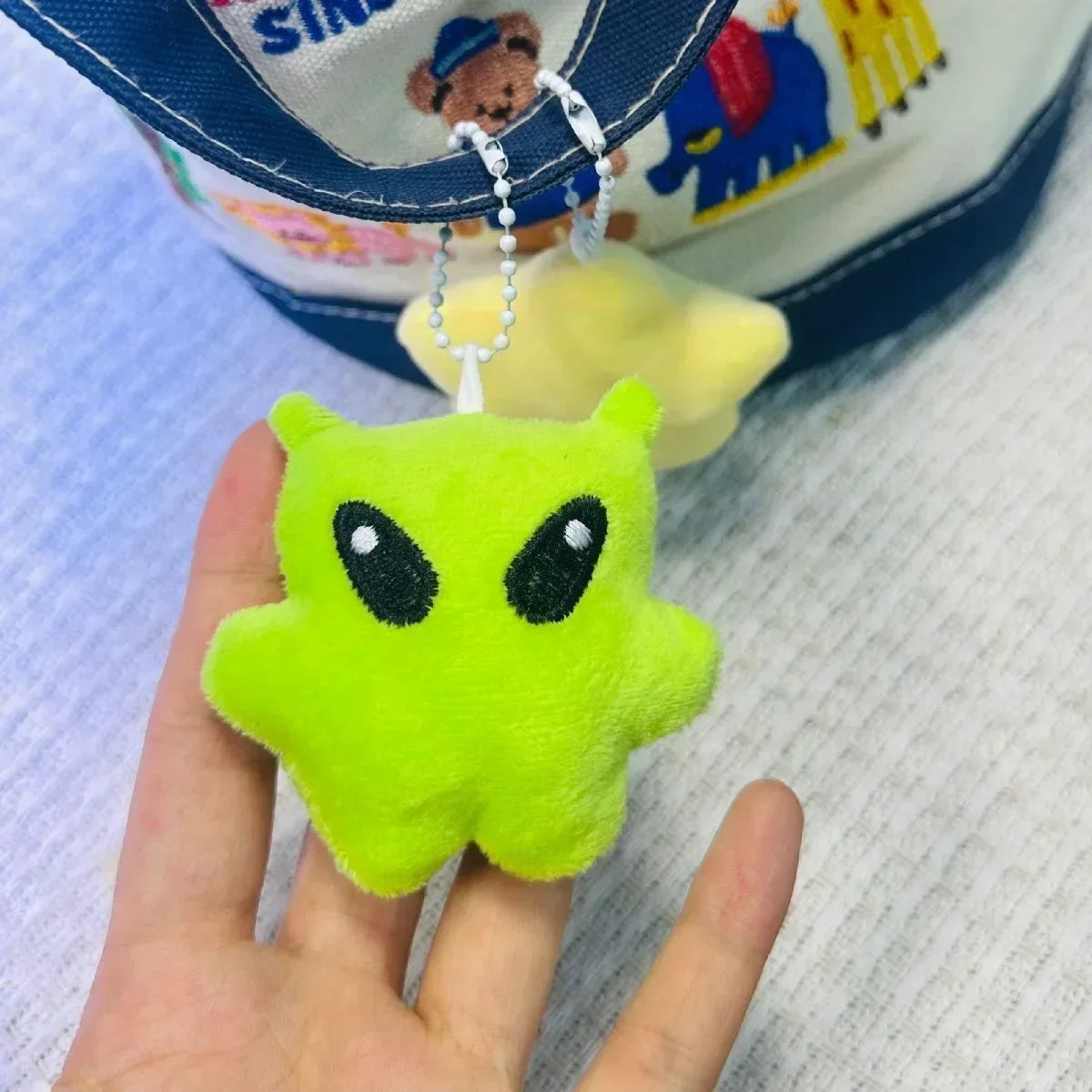 1/2Pcs Cartoon Plush Alien Keychain Cute Handbag Backpack Fluffy Car Phone Strap Accessory Gifts Kawaii Decor Star Doll Keyrings