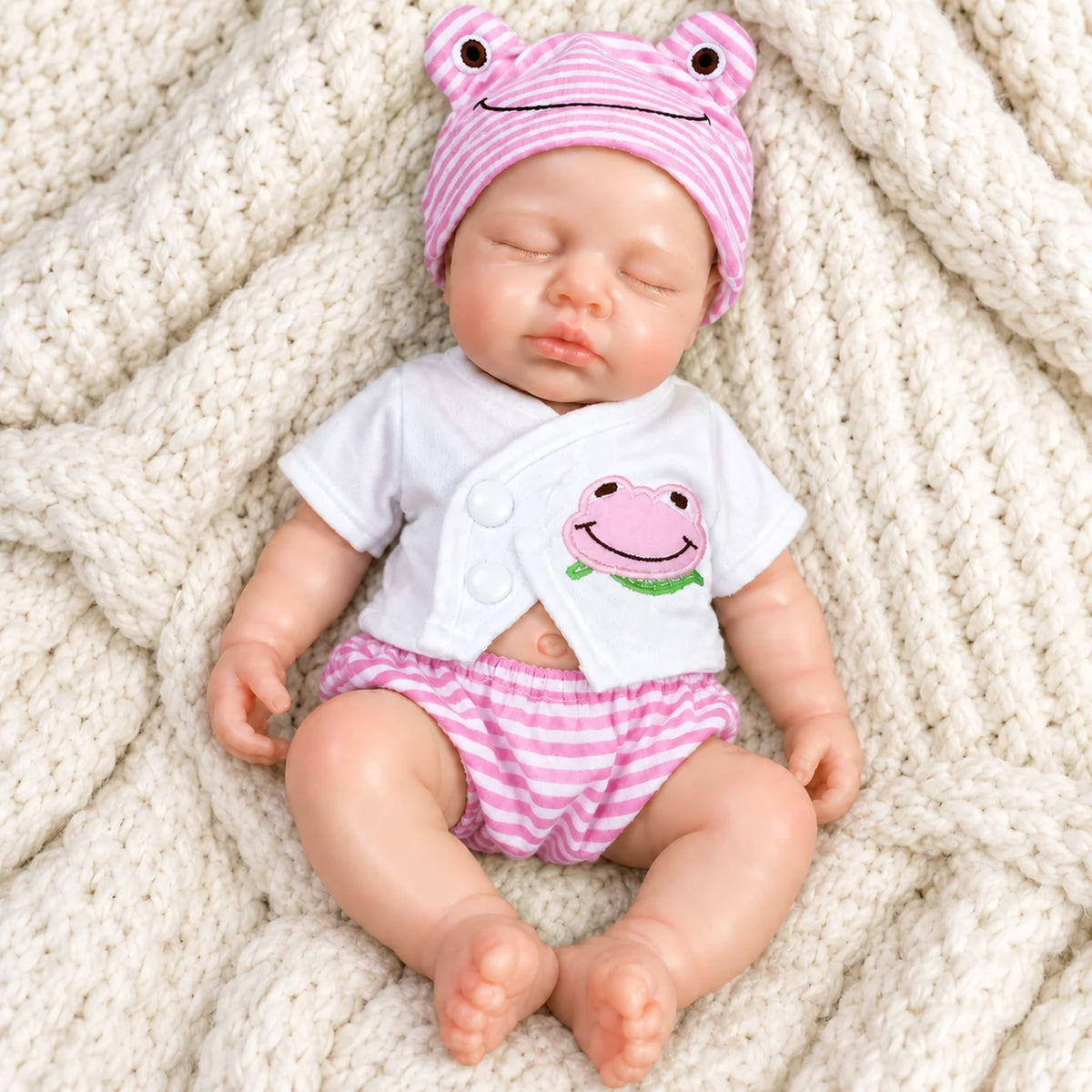 12 Inch Lifelike Sleeping RebornSilicone Baby Doll Cute Frog Outfit Realistic Newborn Doll Collectible Toy Gift