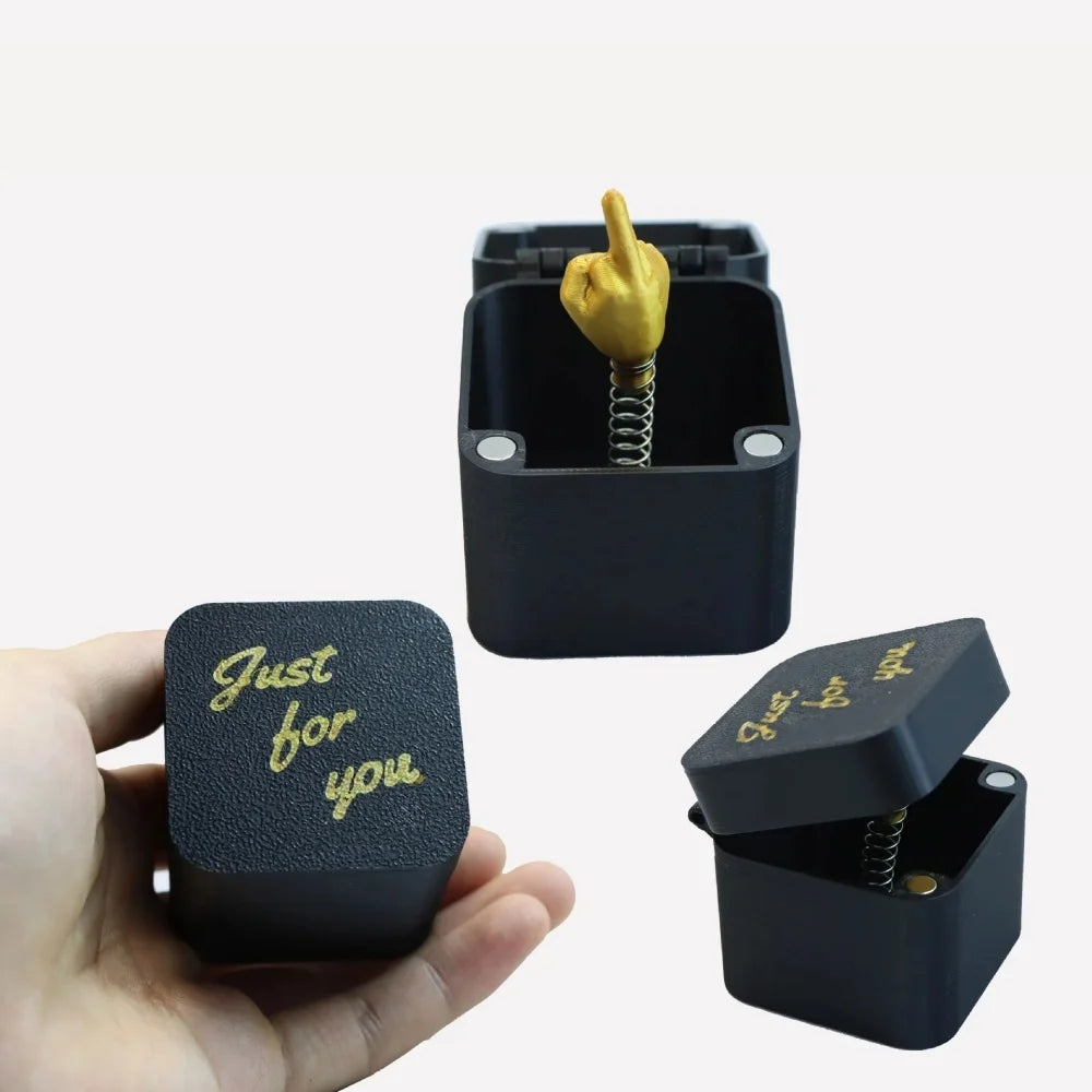 Funny Surprise Gift Middle Finger InBox Creative 3d Printing Middle Finger Gift Boxs Family Game Gift Funny Toy Party Gifts Box