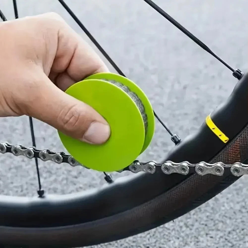 Portable Bicycle Chain Oiler Roller Lube Cycling Riding Gear Parts Bike Repair Tools Chain Oil Applicator Heavy‑Duty No‑mess New