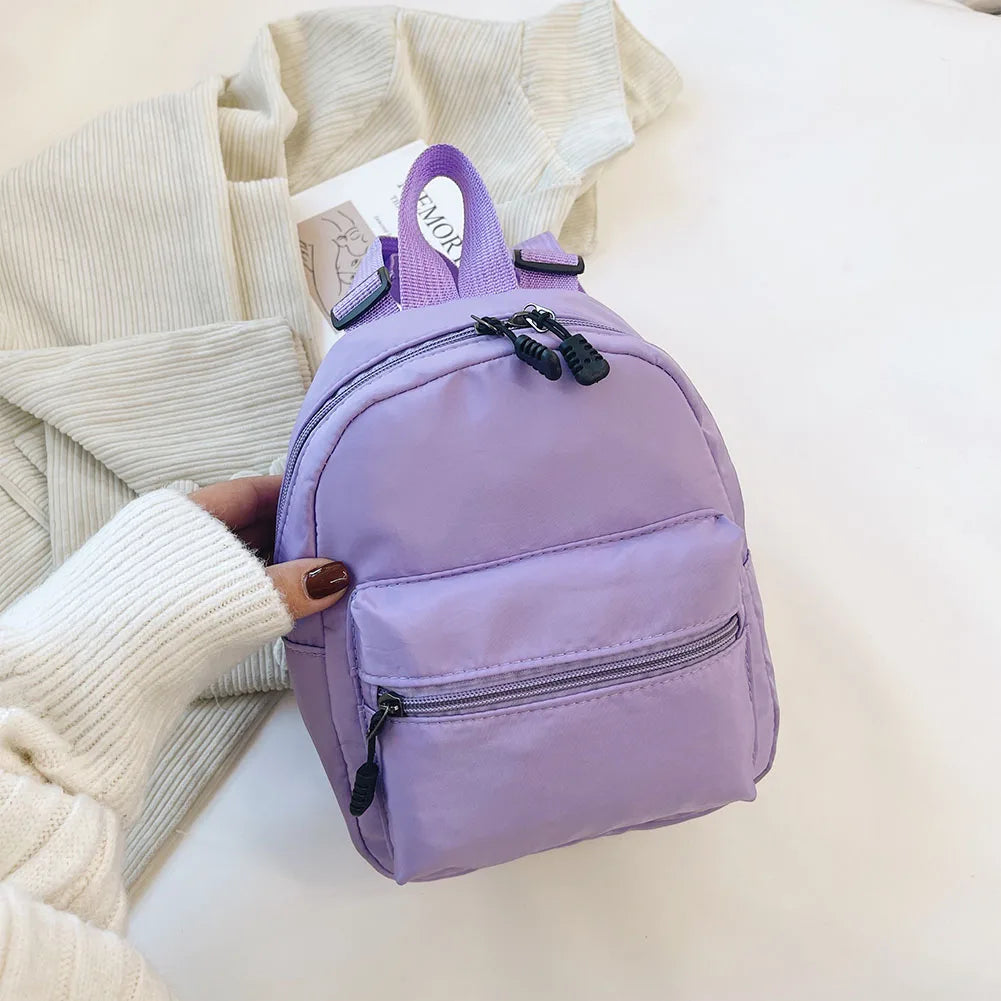 🎒 Mochila Mini para Mujer de Nylon en Colores Sólidos 💜✨