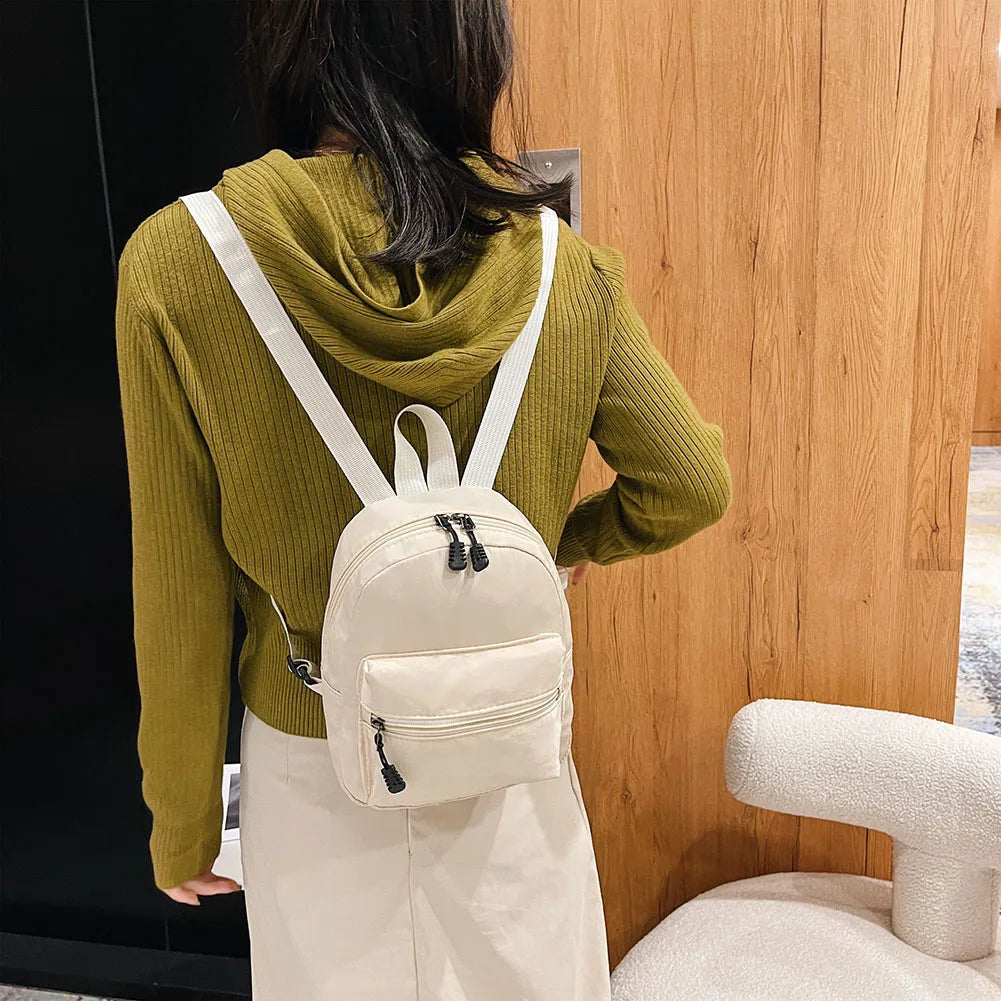 🎒 Mochila Mini para Mujer de Nylon en Colores Sólidos 💜✨