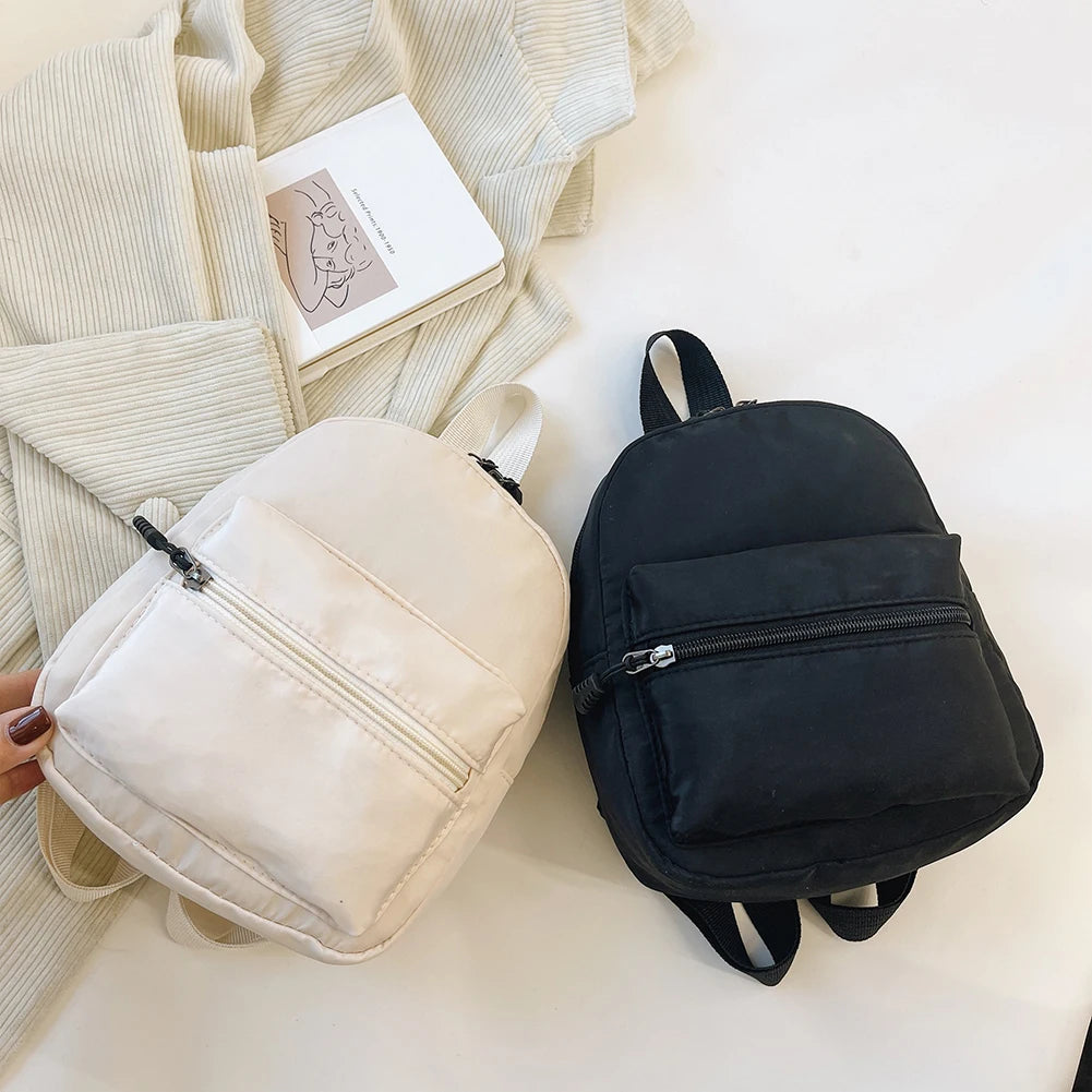 🎒 Mochila Mini para Mujer de Nylon en Colores Sólidos 💜✨